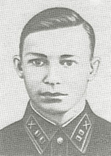 Л-т Виктор Константинович Булавский, выпускник 1939 года